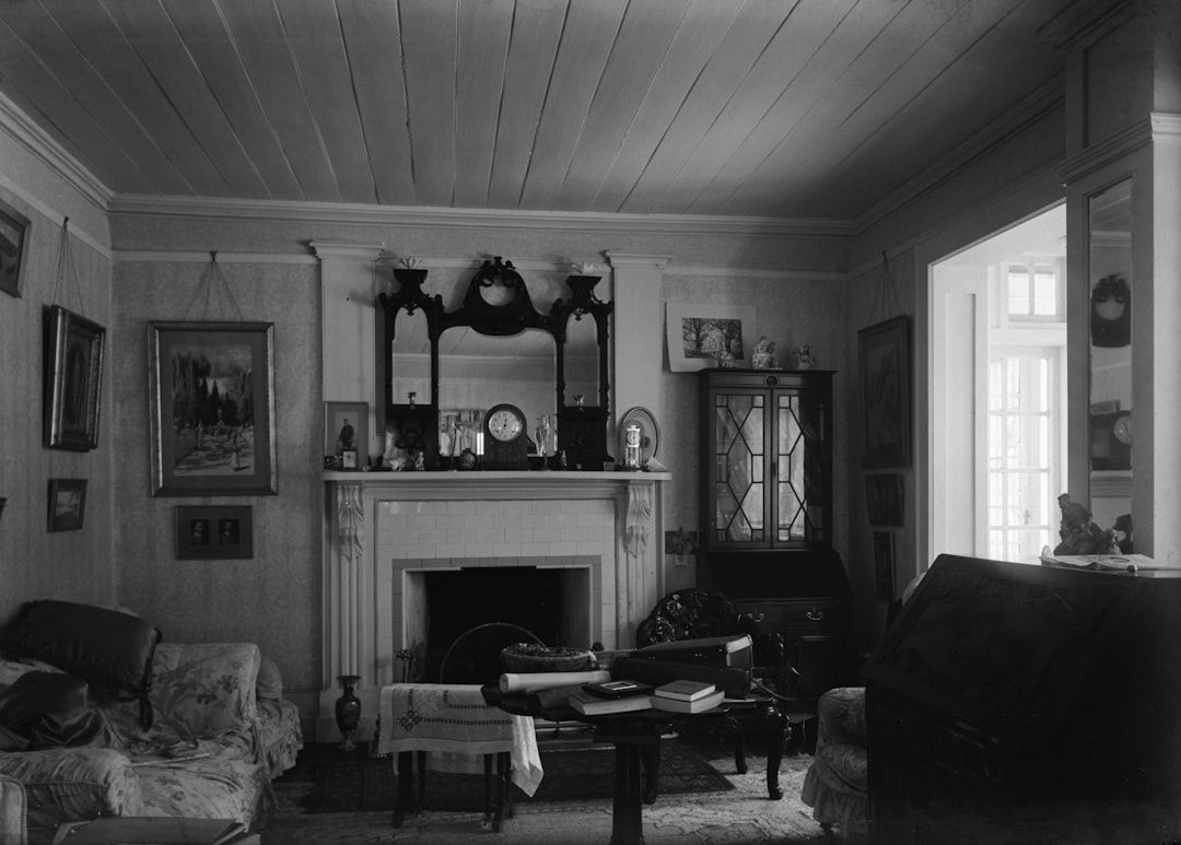 Eski ev rüyasını betimleyen iç mekânı gösteren görsel