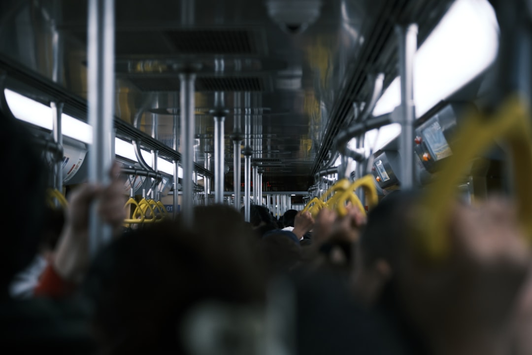 Rüyada Toplu Taşıma Görmek Ne Anlama Gelir: Tabirler ve Anlamlar