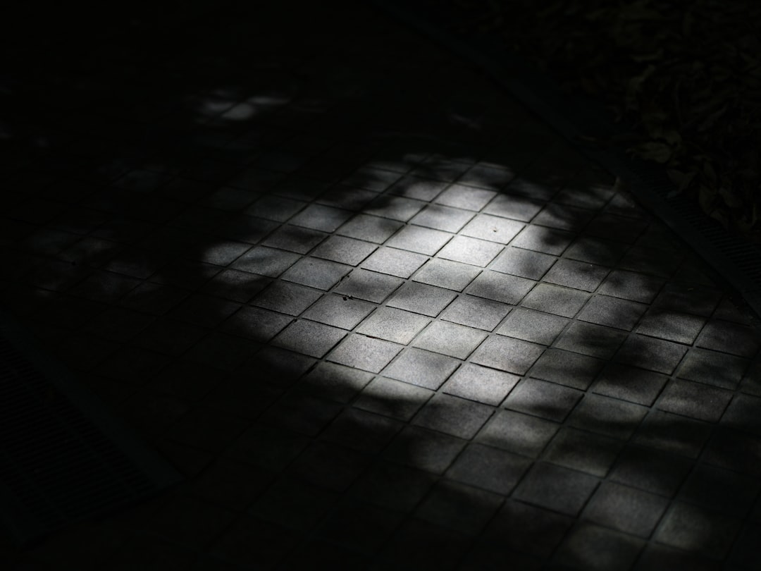 Rüyada gölgeyi gösteren sembolik bir illüstrasyon