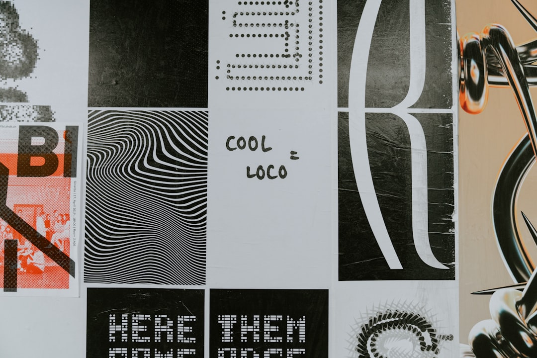 Rüyada silah görmeyi temsil eden çeşitli sembollerin bulunduğu kolaj görseli