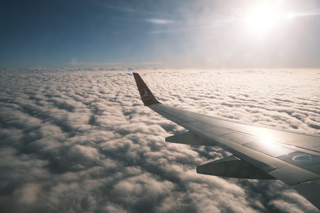 Rüyasında uçmayı hayal eden kişinin yumuşak bir gökyüzü sahnesi