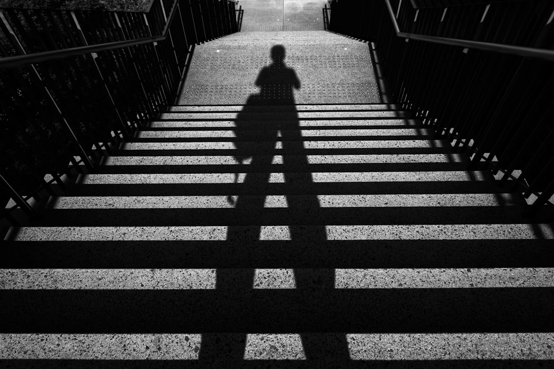 Rüyada Merdiven Çıkmak: İçsel Gelişim ve Zorluklar