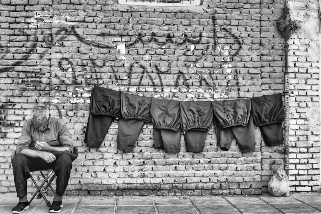 Rüyada Kıyafet Yırtılması Görmek: İçsel Güven ve Kaygı Tabirleri