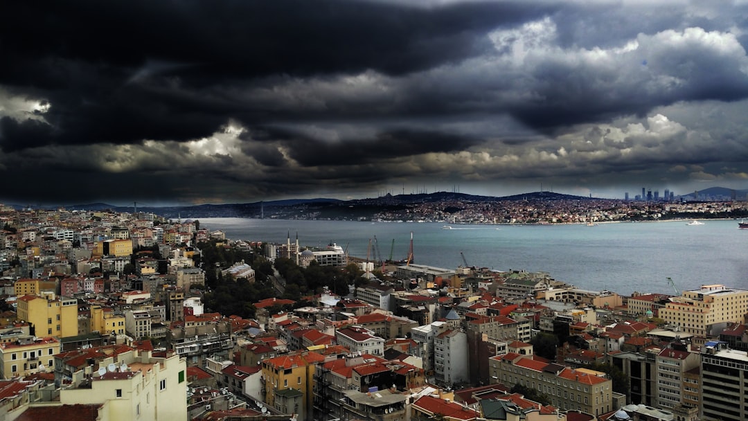 Yüksekten Atlama Rüyası: Cesaret ve Dönüşüm İçin Rehber
